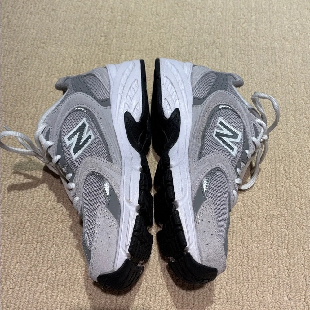 New Balance 530 - Picture 4 of 8